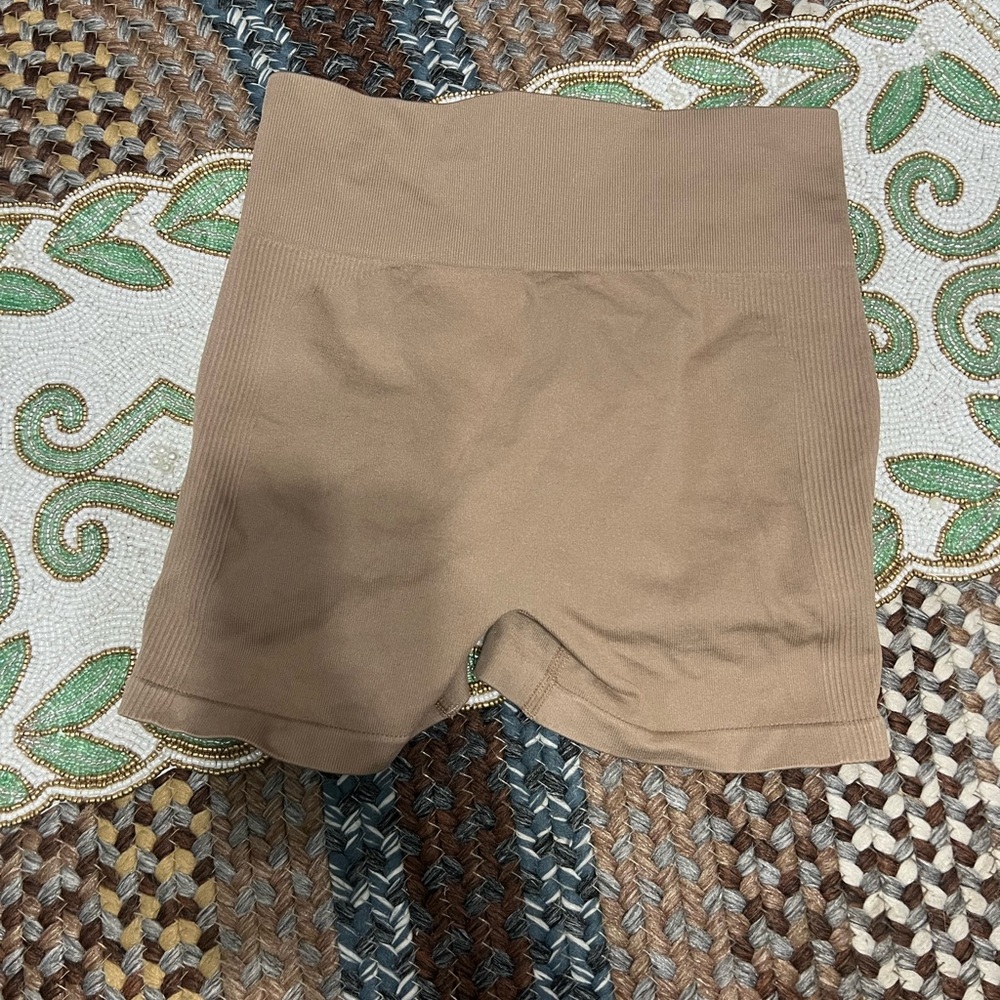 High-Waist Seamless Tan Women’s Biker Shorts